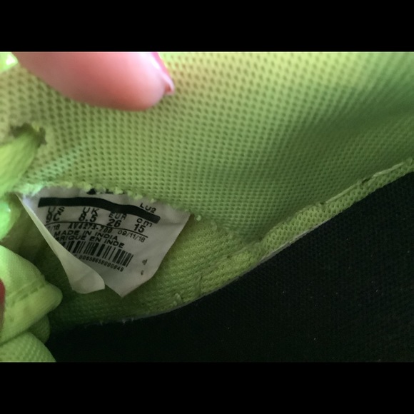 NIKE Air force one utility neon yellow size 9 Child - Picture 4 of 4